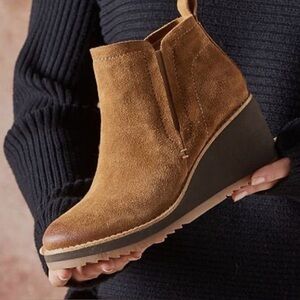 Sofft Emeree Suede Wedge Heel Bootie Saddle Brown